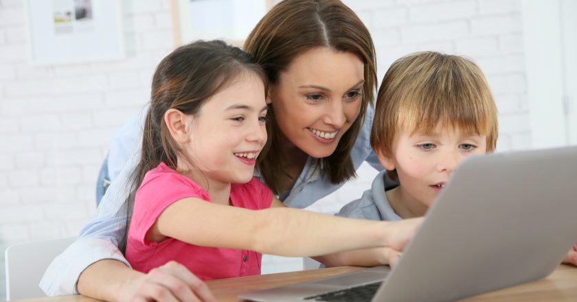 Jak ochronić dziecko przed zagrożeniami z internetu